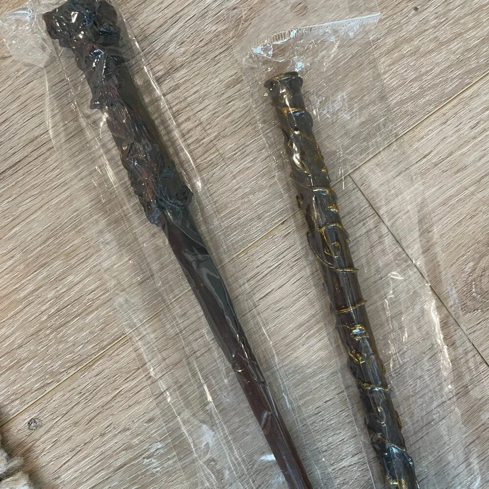 Large Hogwarts House Banners Flags and Harry + Hermione Wands - NEW - Picture 4 of 4